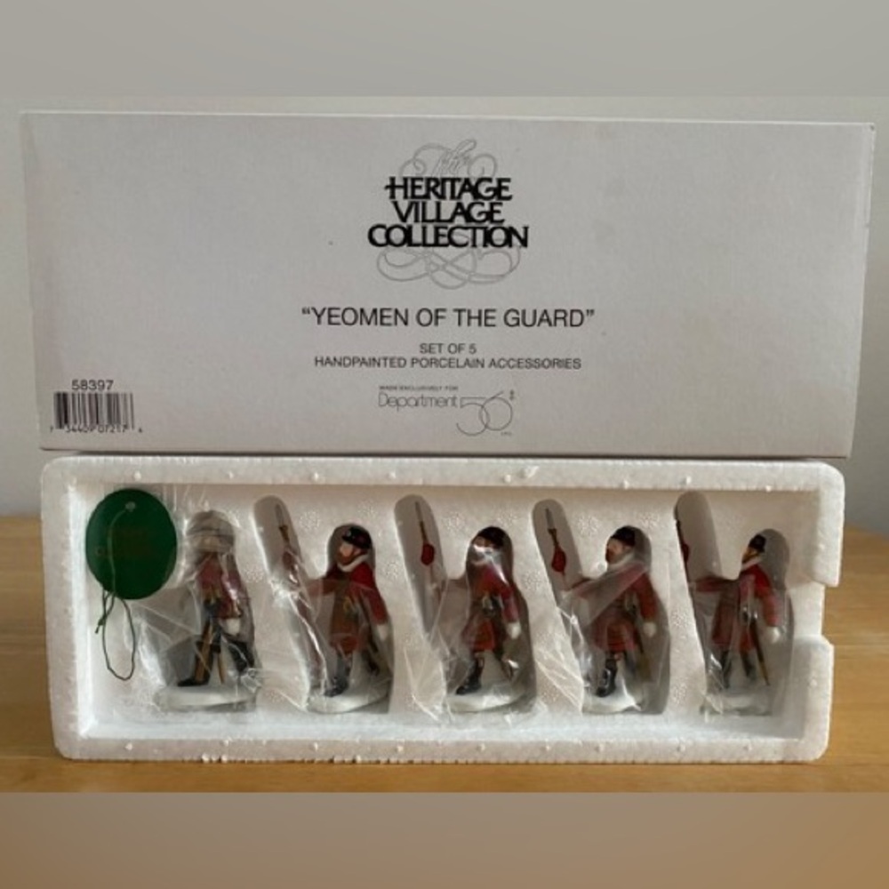 Dept 56 Dickens Heritage 1996 “Yeomen of the Guard” Set of 5 #58397 Retired